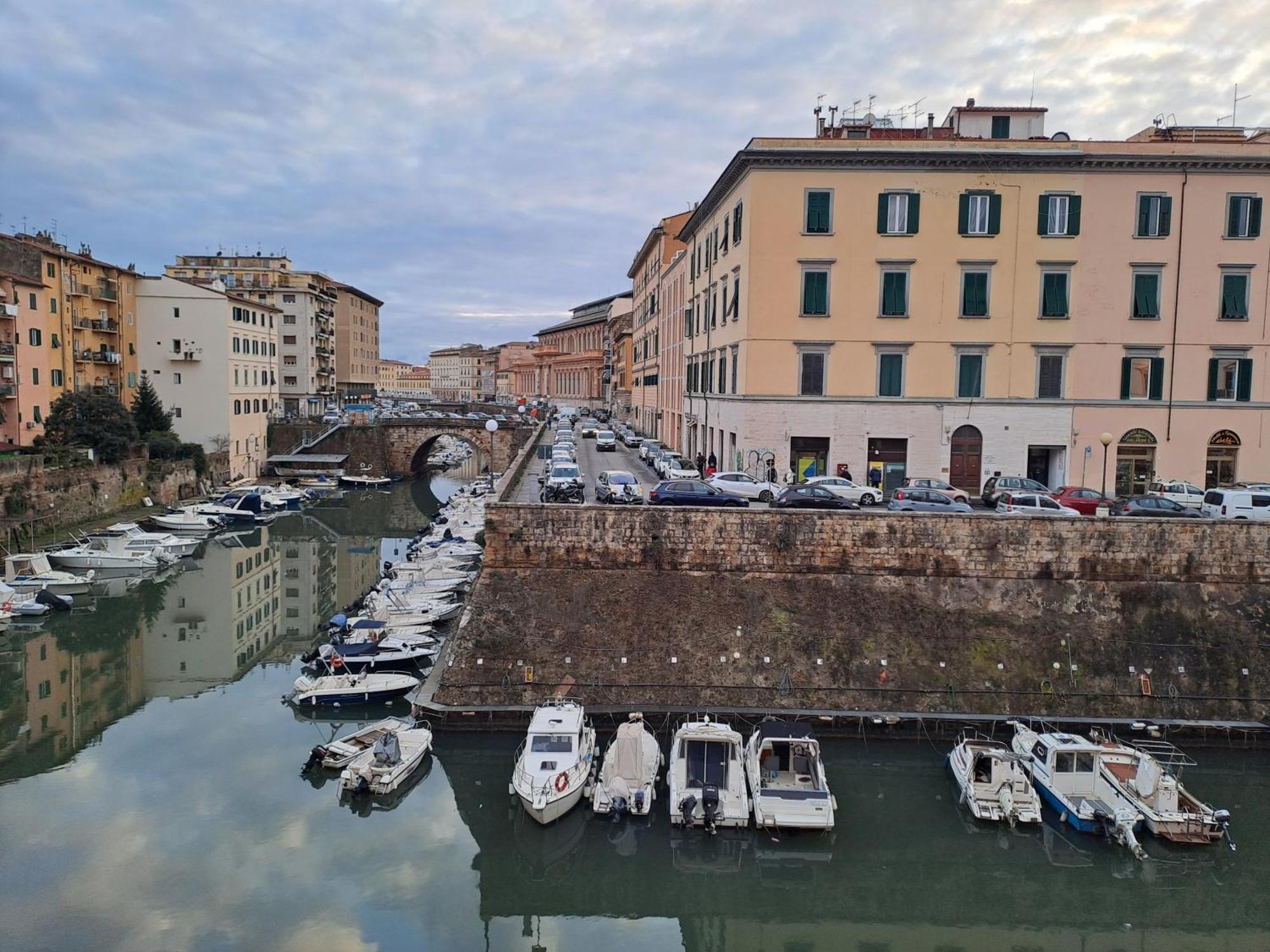 Giappone Inn Flat Livorno Eksteriør billede